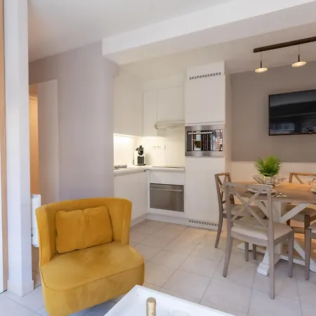 Shop & Sea By Interhome *